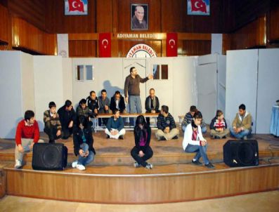 Belediye Şehir Tiyatrosu 'Yediyaman' Oyununu Sahneleyecek