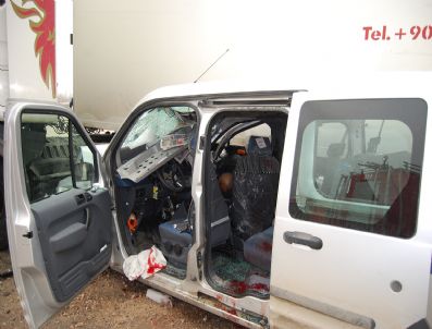 YALıNTAŞ - Diyaliz Hastalarını Taşıyan Araç Tır'la Çarpıştı: 2 Ölü