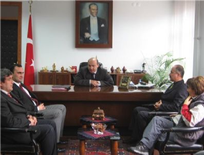 OSMAN EKŞI - Okul Futbol Takımından Kaymakama Ziyaret