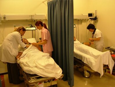 Fabrikadaki yemek 50 işçiyi hastanelik etti