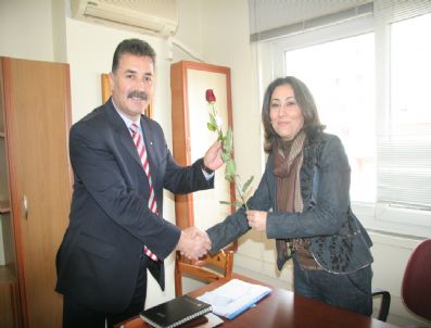 Başkan Tuna'da 'Sevgililer Günü'ne Özel 5 Bin Gül