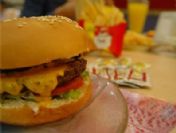 Okul ve İş yerlerinde fast food yasaklanacak