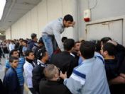 Taraftarlar Sabahın Erken Saatinde Bilet Bekliyor