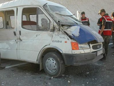 Şanlıurfa'da Trafik Kazası: 2 Ölü, 1 Yaralı