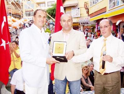 TOSMUR - Akpm Başkanı Çavuşoğlu'nun Afişleri Yırtıldı