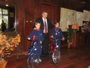 Avrupa Şampiyonu Büşra'nın İlk Ödülü Bisikletti