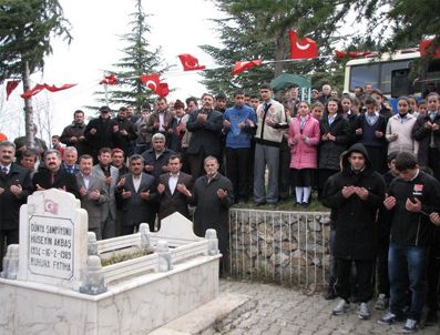 REŞAT DOĞRU - Dünya Şampiyonu Güreşçi Mezarı Başında Anıldı