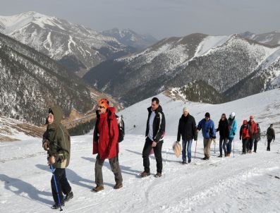 ZIGANA DAĞı - Gümüşhaneli Dağcılardan 'Kurtuluş' Yürüyüşü