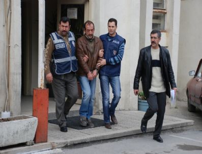 Hastane Bahçesinde Dolandırdı