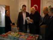 Hilmi Yavuz Osmangazi Standını Gezdi