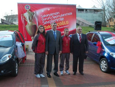 ESAT DELIHASAN - Şampiyon Kızlar Otomobillerine Kavuştu