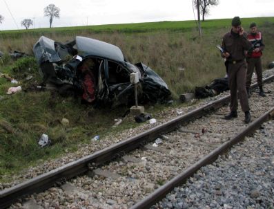 BALıKESIR DEVLET HASTANESI - Susurluk'ta Tren Kazası: 1 Ölü, 2 Yaralı