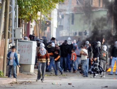 Adana'da Geçen Yıl Polisle Çatışan 54 Çocuk Tutuklandı