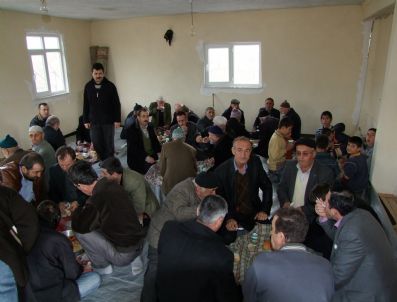 ERCEK - Çamlık Köyüde Hayır Pilavı Dağıtıldı