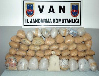 Köy Minibüsünden 59 Kilo 230 Gram Toz Esrar Ele Geçirdi