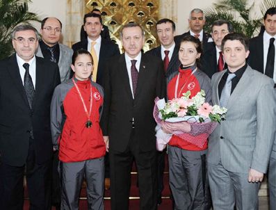 RECEP YıLDıRıM - Başbakan Erdoğan Avrupa Şampiyonu Karatecileri Kabul Etti