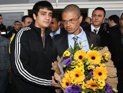 DEIVID - Fenerbahçe Fransa'ya 19 kişi götürdü