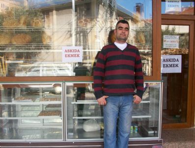 ATALAN - Gördes'de Bir Esnafın 'Askıda Ekmek' Uygulaması Taktir Topluyor