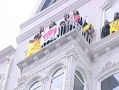 İspanyol Kültür Merkezi işgal altında