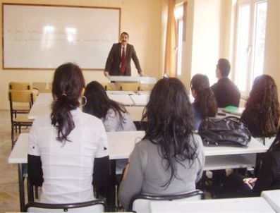 RESUL KıR - Kaymakam Kır, 'Borçlar Hukuku' Dersi Verdi