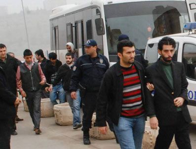 İBRAHIM BINICI - Şanlıurfa'da 15 Şubat Eylemcileri Adliye Çıkarıldı