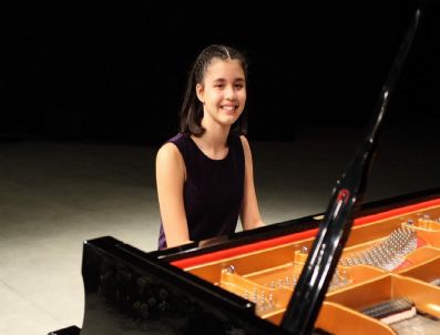 ULVİ CEMAL ERKİN - Antalyalı Genç Piyanist İstanbul'da Sahne Alacak