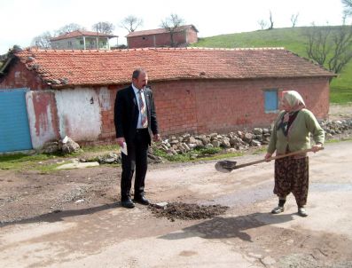 BALıKESIR MERKEZ - Chp'li İgm Üyesinden Köy Ziyareti