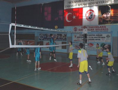 ÇANAKKALE 18 MART - İlköğretim Okulları Arası Yıldızlar Voleybol Grup Birinciliği Müsabakaları Başladı