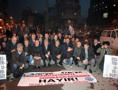 ORHAN YıLMAZ - Memurlardan Tekel İşçilerine Destek Eylemi