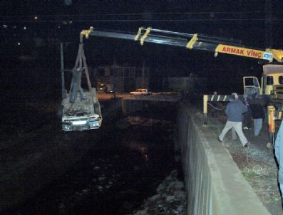 Rize'de Otomobil Dereye Uçtu: 1 Yaralı