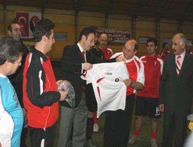 TURAN ERMIŞ - Yozgat'ta Düzenlenen Halı Saha Turnuvası Tamamlandı