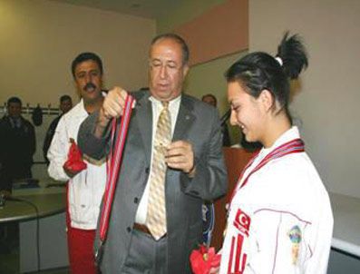 ŞEVKET SABANCı - Halterde Bayanlar Türkiye Birincisi Belli Oldu