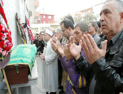 KOCATEPE CAMII - Organları Bağışlanan Emekli Öğretmen Toprağa Verildi