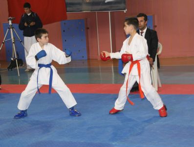 CELAL ATIK - Yozgat'ta Karete Trunuvası Düzenlendi