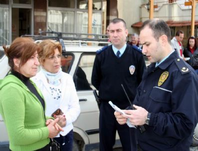 Edremit'te Polis Ve Vatandaş El Ele