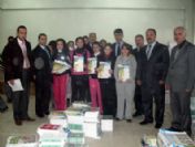 Kahta Kaymakamlığı Tarafından Öğrencilere Kitap Dağıtıldı