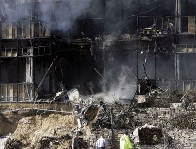 ROBERT GIBBS - 'Müslüman değilse terörist sayılmayacak mı'