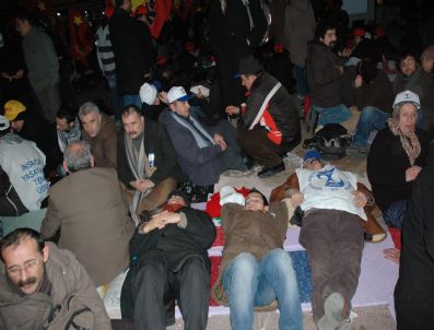 SAMI EVREN - Tekel İşçilerine Destek Eylemi Devam Ediyor