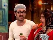 Hıyarlı baba kahkahaya boğdu