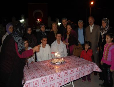 DURHASAN - Askere Gidecek Gençler İçin Kına Gecesi Düzenlendi