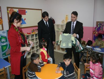 METIN ESEN - Eskişehir'den Muradiye'ye Eğitim Yardımı