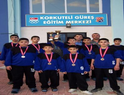 Korkuteli'ne 5 Altın, 4 Gümüş Madalya