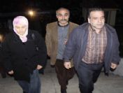 70 Yaşındaki Babasının Dayısı İle Kaçan Liseli Kız Ailesine Teslim Edildi