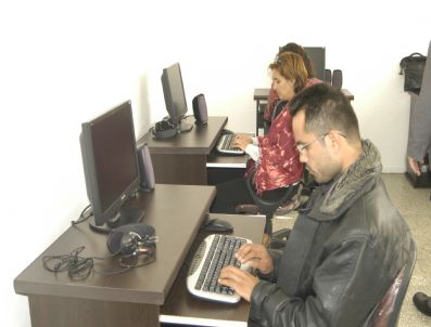 Görme Engelliler Bilgisayar Operatörlüğü Sınavına Girdi