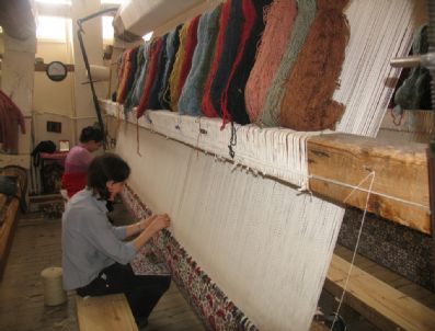 LENINGRAD - Hereke Halısı Evlerde Dokunacak