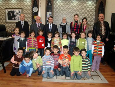 Minik Öğrencilerden Başkan Aksoy'a Ziyaret