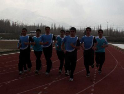 CEMAL ÖZTÜRK - Atletler Denızlı'ye İddialı Gitti