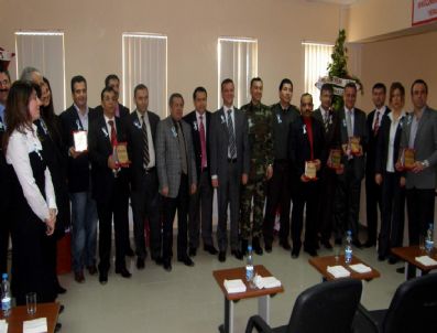 FERHAT KURTOĞLU - Erciş'te Vergi Rekortmenlerine Plaket