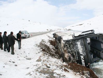 Erzincan'da Trafik Kazası: 4 Ölü, 8 Yaralı