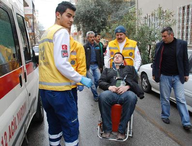 ŞIRINYER - İzmir'de Trafik Kazası: 3 Yaralı